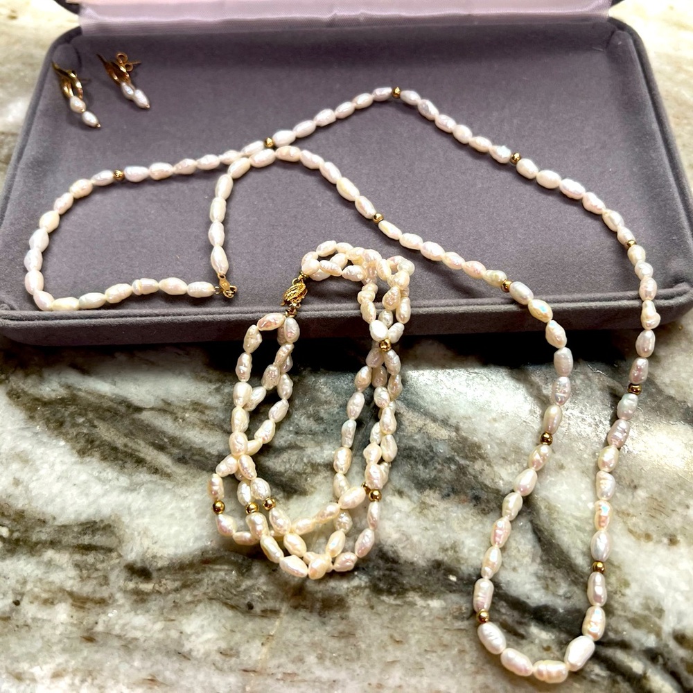 Freshwater Pearl Necklace, Bracelet and Earring Set